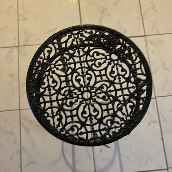 Black Metal Plant Stand - Picture 3 of 3